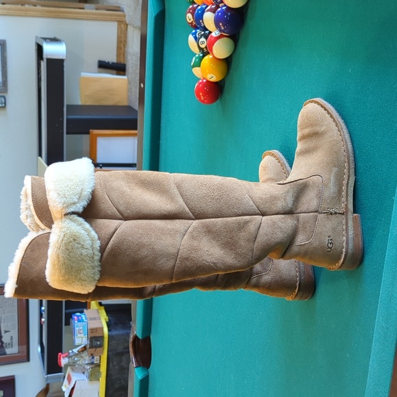Fantastic, tall, UGGs size6 Tan      Make An Offer - Picture 3 of 7